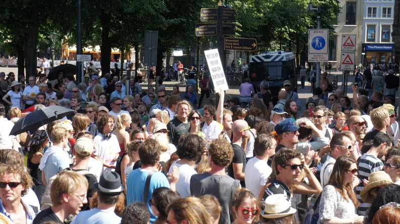 People in Plain Den Haag